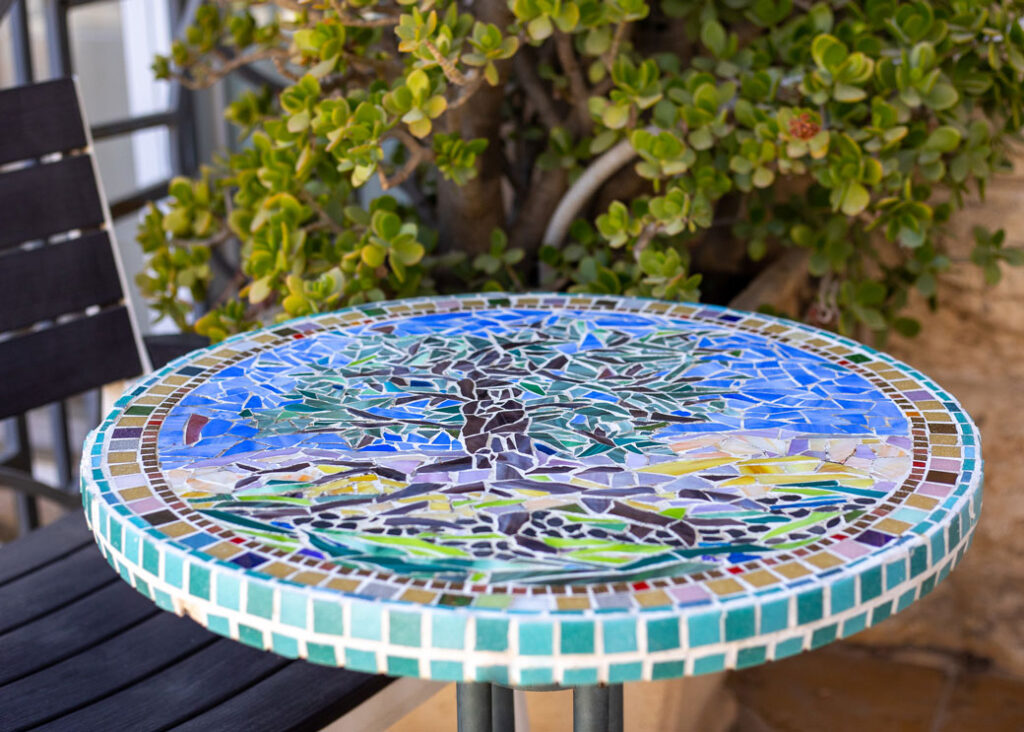 Mosaic Table (2)Ceramic & Glass Mosaic Table